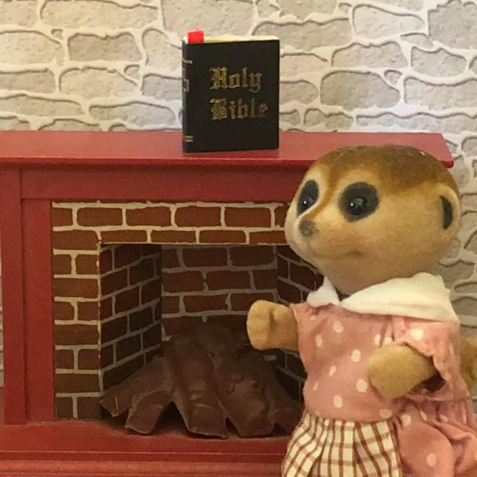 Bible - Dollshouse miniature - Does not open