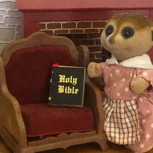 Bible - Dollshouse miniature - Does not open