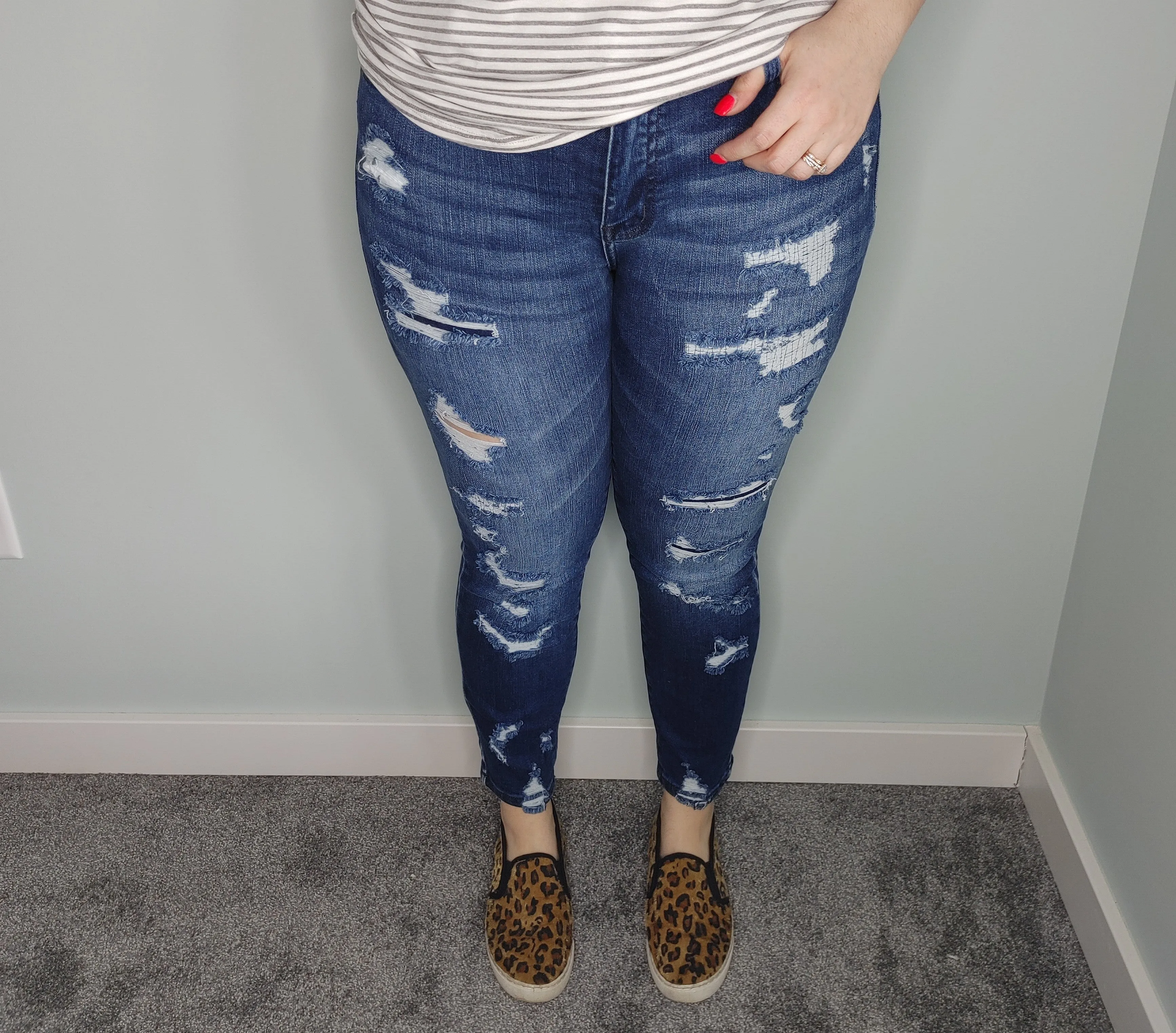 Kancan Mid Rise Distressed Ankle Skinny