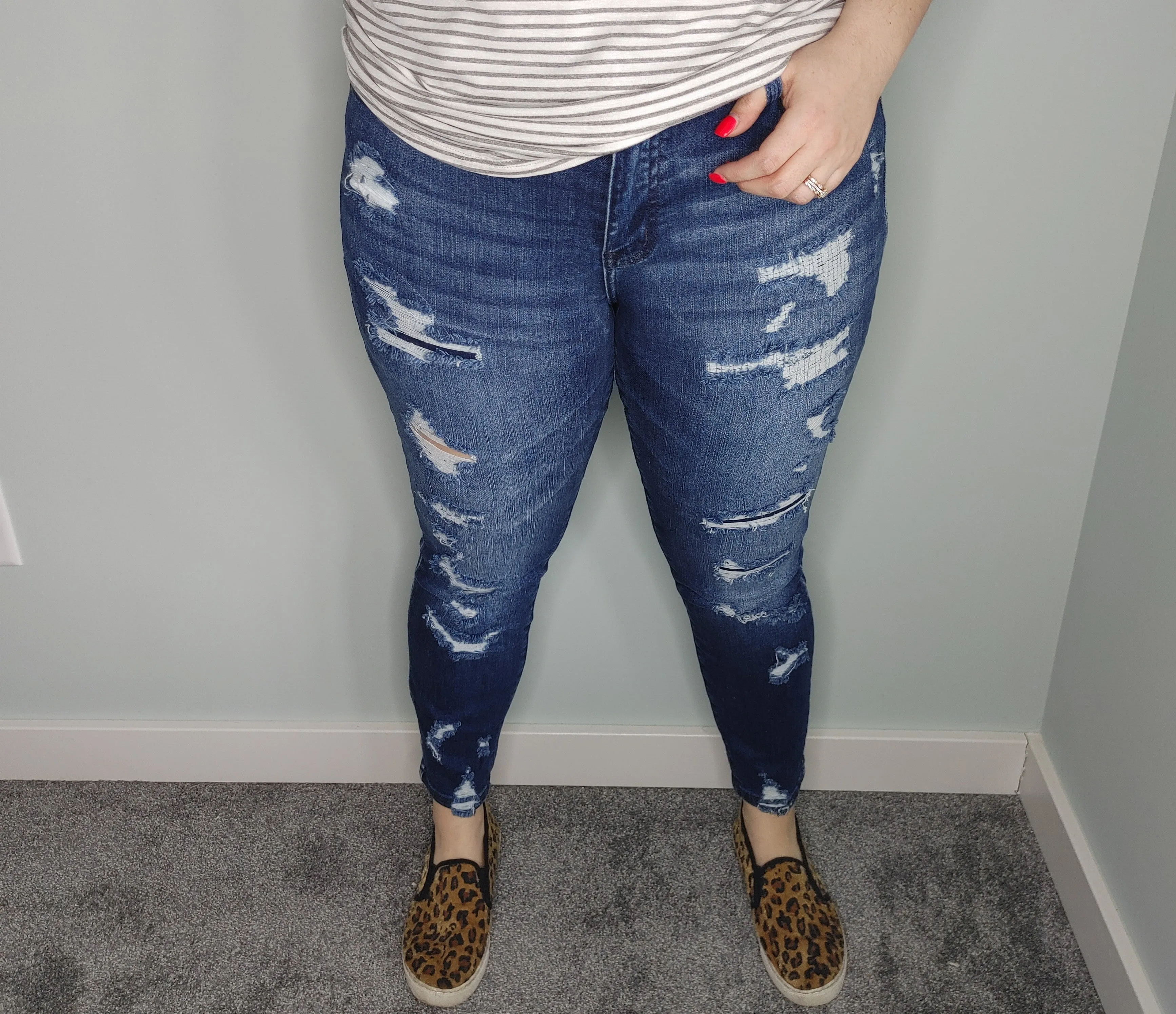 Kancan Mid Rise Distressed Ankle Skinny