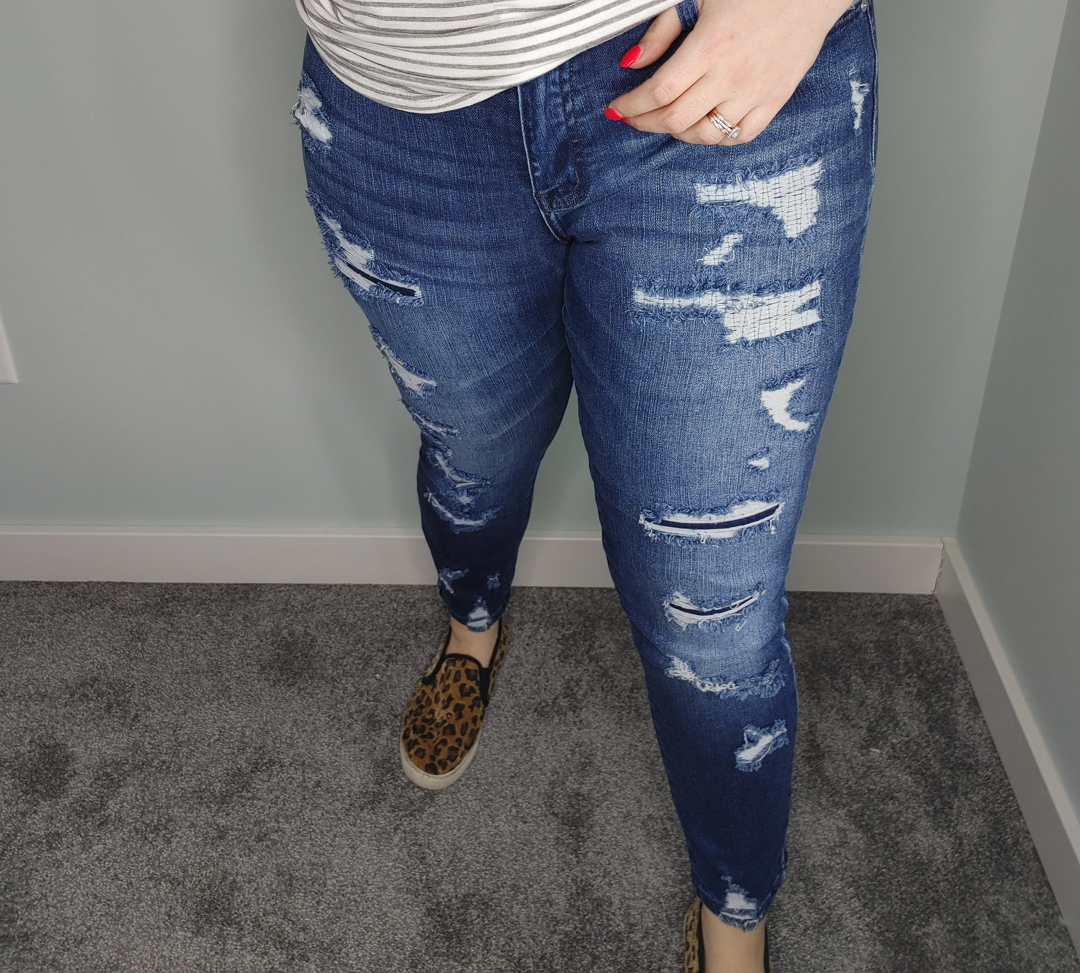 Kancan Mid Rise Distressed Ankle Skinny